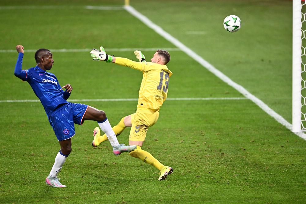 第21圈，诺里斯连过安东内利、塞恩斯、斯特罗尔、劳森，直接上到第4。