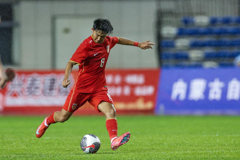 2-1,21岁英格兰新星绝杀,42岁德罗西率队胜乌迪内斯,迎意甲2连胜